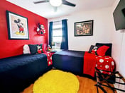 Mickey, twinbeds, 8 mi to WDW