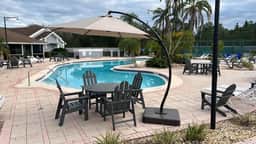 4BR Disney Retreat, Sleeps 10, Studio + Themed Bedrooms with Resort access - Image 5