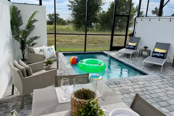 Lakefront 6BR w/ private pool & game room - Image 1
