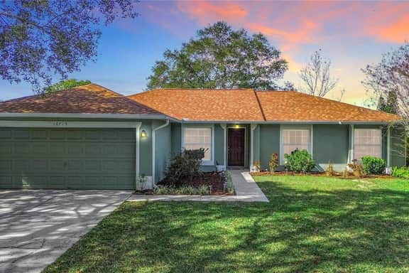 Pet-friendly 3BR w/ big fenced yard, sleeps 8 - Image 2