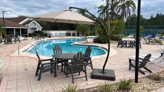 4BR Disney Retreat, Sleeps 10, Studio + Themed Bedrooms with Resort access - Image 5