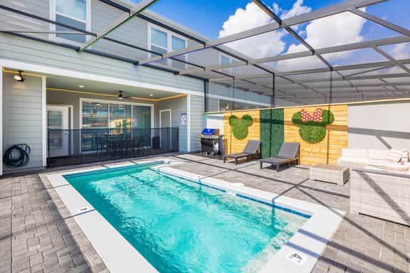 Close to the parks! 5bd/4ba home & pool in resort - Image 2
